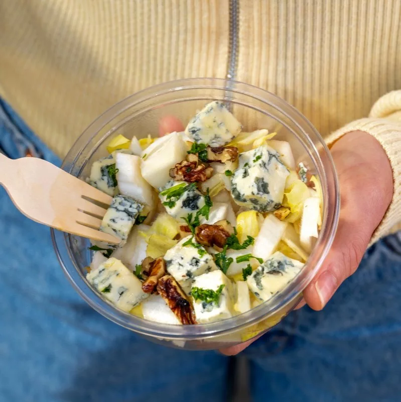 Chicory salad, blue cheese & walnuts